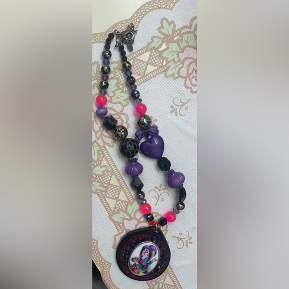 ACID HATTER NECKLACE - Picture 7 of 8